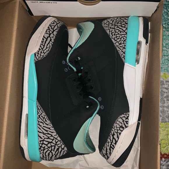 Aqua Jordan Retro 3 - Picture 3 of 5